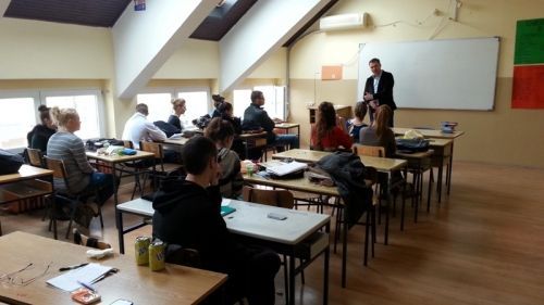 Direktori škola u Zrenjaninu pohvalili aktivnosti FIMRK-a i Pravnog fakulteta za privredu i pravosuđe