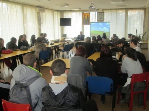 Maturanti u Vr&scaron;cu i Alibunaru upoznati sa mogućnostima koje pruža FIMEK