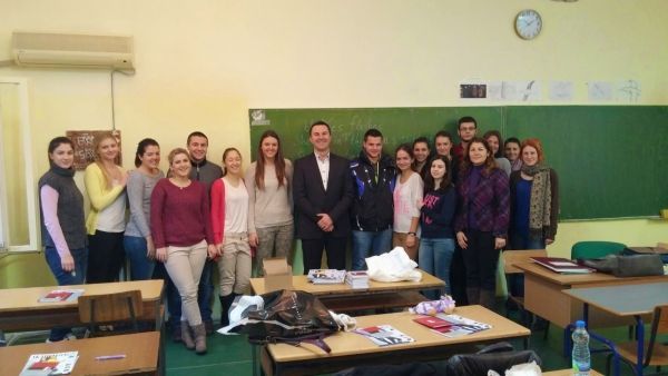 FIMEK I PRAVNI FAKULTET U POSETI ZRENJANINSKOJ GIMNAZIJI 9.12.2014.
