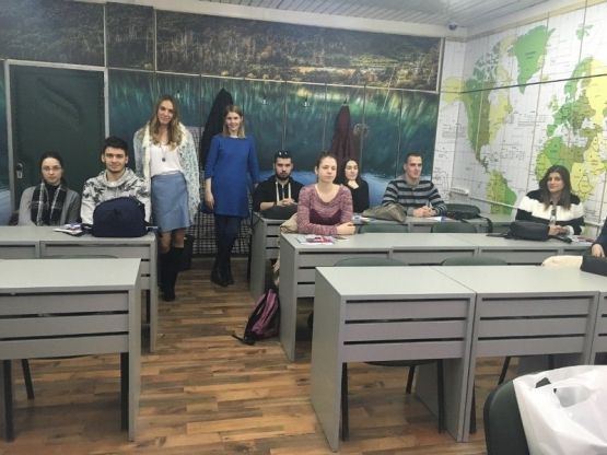 E GIMNAZIJA tradicionalno otvorila vrata predstavnicama FIMEK-a