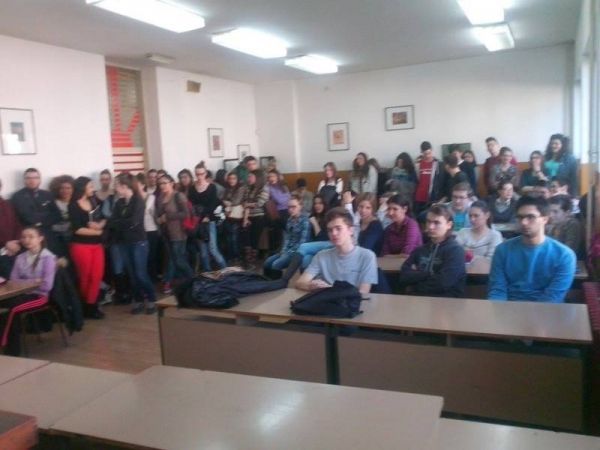 FIMEK i Pravni fakultet za privredu i pravosuđe se tradicionalno predstavio srednjim &scaron;kolama Rume