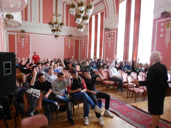 FIMEK i Pravni fakultet za privredu i pravosuđe u Novom Sadu u poseti Elektrotehničkoj &scaron;koli &bdquo;Mihajlo Pupin&ldquo; iz Novog Sada