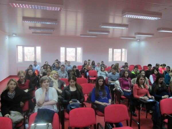 FIMEK i Pravni fakultet za privredu i pravosude predstavljeni maturantima u Kuli