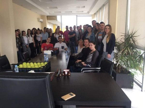 Studenti Fakulteta za ekonomiju i inženjerski menadžment u okviru nastave na predmetima menadžment i preduzetništvo, u organizaciji asistentkinje Tatjane Vučurević, posetili su kompaniju MDD group.