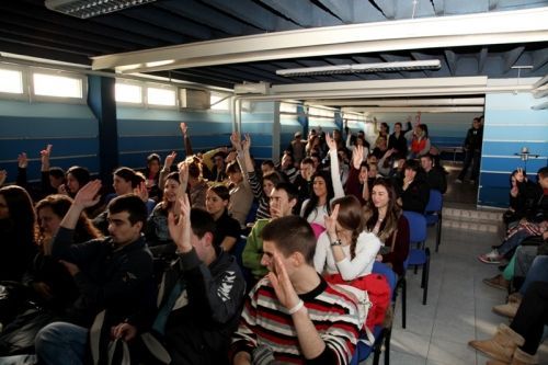 Đaci srednje saobraćajne &scaron;kole &bdquo;Pinki&ldquo; iz Novog Sada dobili odgovor na pitanje &scaron;ta dalje