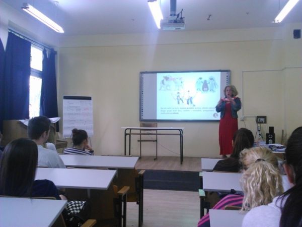 Prof. dr Tamara Galonja Coghill održala predavanje maturantima srednje tehničke &scaron;kole "Mileva Marić Ajn&scaron;tajn"