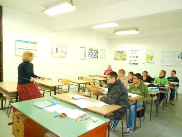 Tehnička &scaron;kola &bdquo;9. maj&rdquo; iz Bačke Palanke sa zadovoljstvom primila predstavnike FIMEK-a